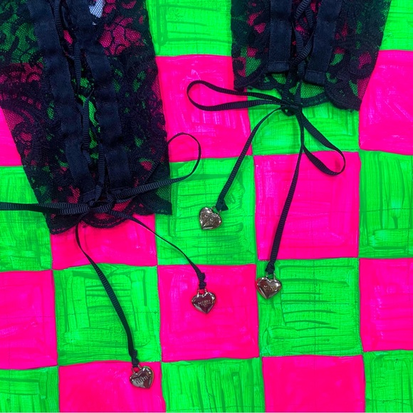 ★ Mimi Holliday Black Lace Gloves ★ - Picture 2 of 4